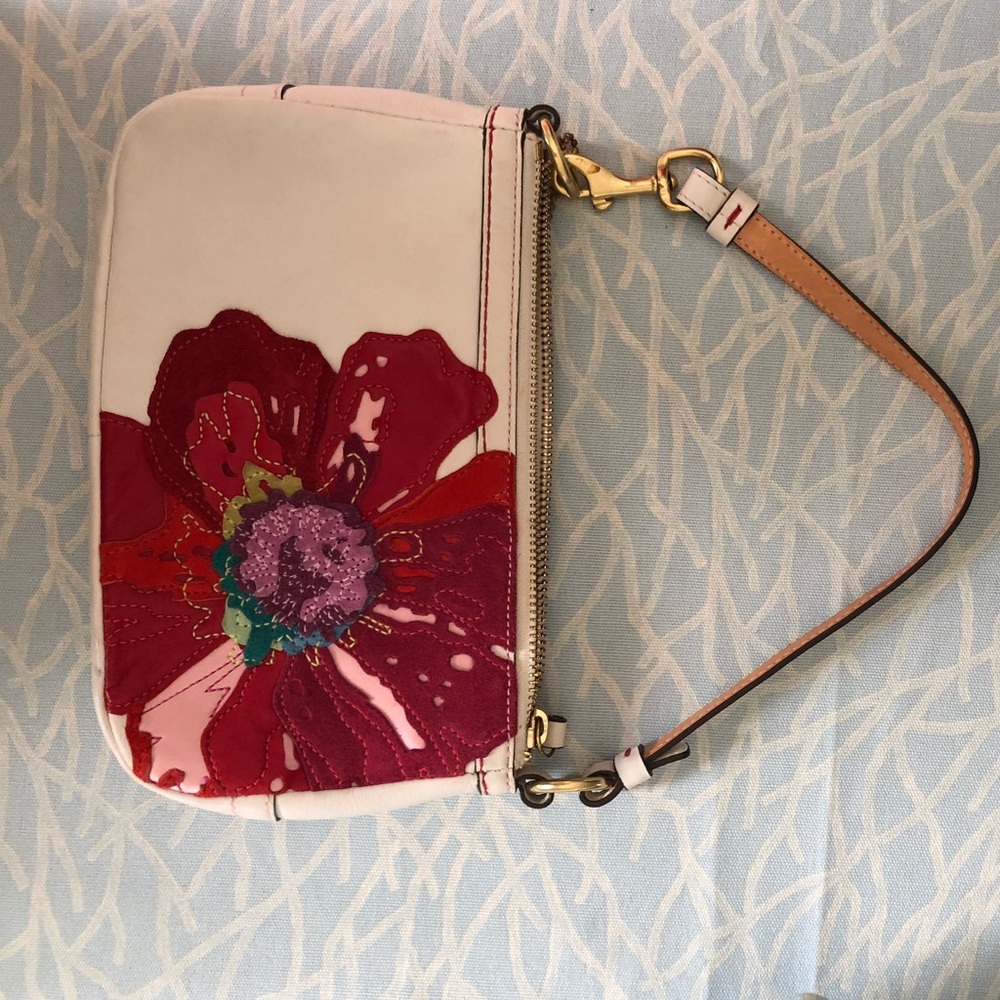 Vintage Coach Poppy Leather Wristlet!